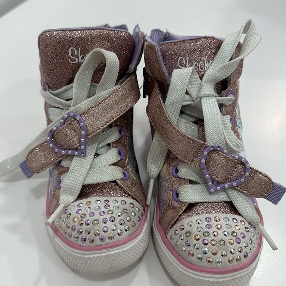 Skechers Girls Twinkle Toes size 10,5. Wearing twice like new. - Picture 2 of 7